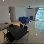 B30 1, Ksl D\'Esplanade And Mall, 3 Bedrooms, 8Pax